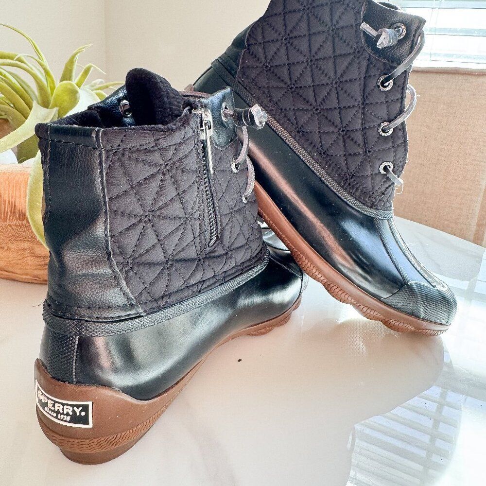 Sperry Women’s Saltwater Nylon Quilted Rain Boots Size 8.5 GUC
